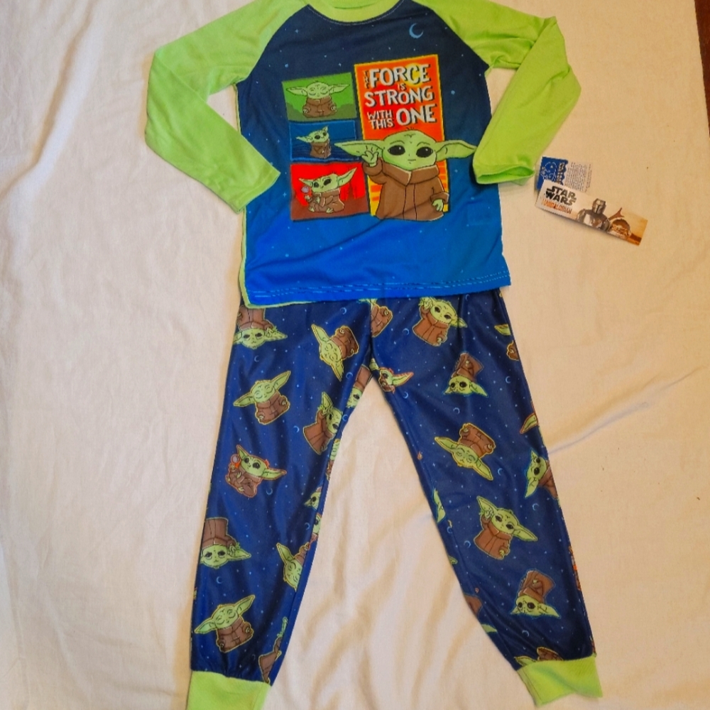 Star wars boys pajamas/sleepwear.